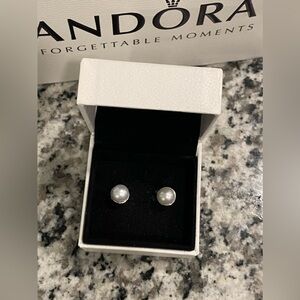 New Pandora Sterling Silver Pearl Stud Earrings